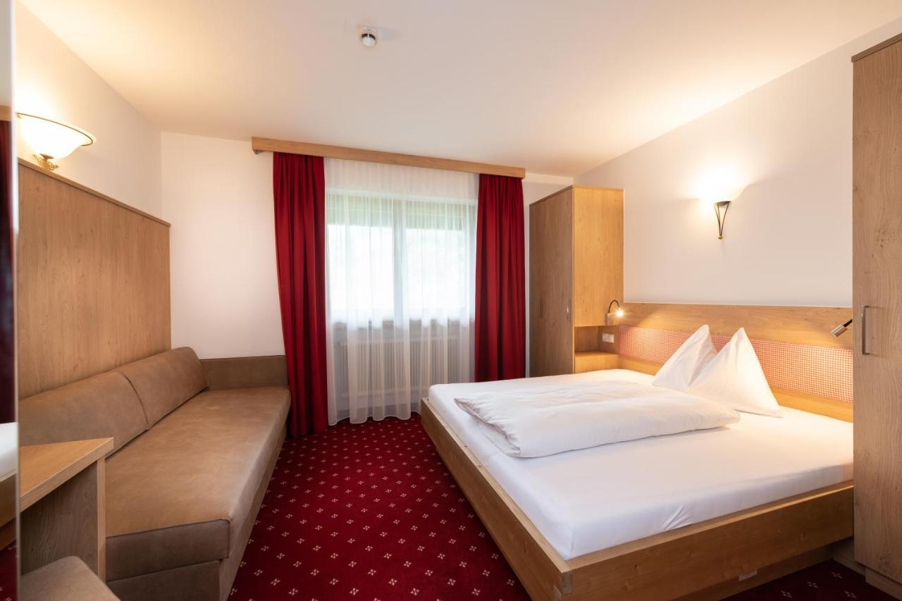 Hotel Gasthof Kroell - Inkl Nationalpark-Karte, 1 X Grossglockner Hochalpenstrasse Kostenlos, 1X Gerlos Alpenstrasse Kostenlos, Krimmler Wasserfaelle Kostenlos, Verschiedene Bergbahnen Kostenlos, Badesee Kostenlos, Bus & Zug Kostenlos, Genusskueche, ニーダーンジル エクステリア 写真