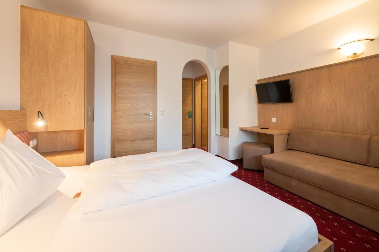 Hotel Gasthof Kroell - Inkl Nationalpark-Karte, 1 X Grossglockner Hochalpenstrasse Kostenlos, 1X Gerlos Alpenstrasse Kostenlos, Krimmler Wasserfaelle Kostenlos, Verschiedene Bergbahnen Kostenlos, Badesee Kostenlos, Bus & Zug Kostenlos, Genusskueche, ニーダーンジル エクステリア 写真