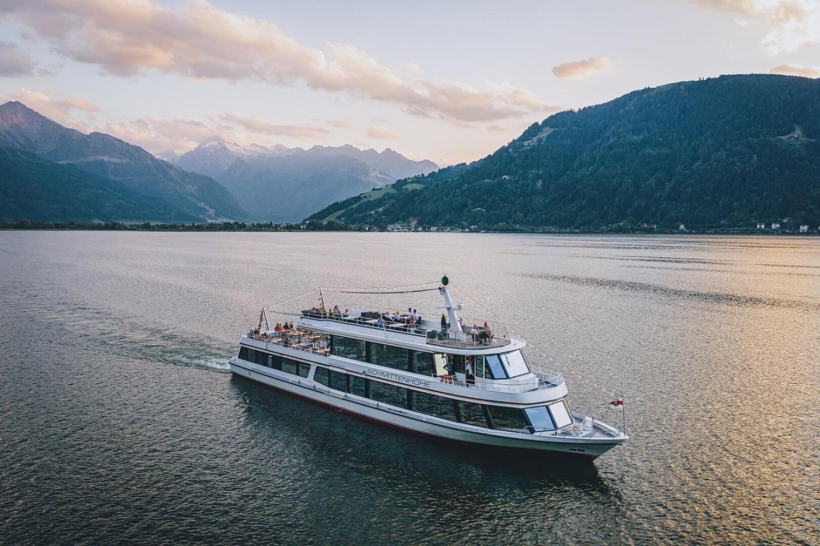 Hotel Gasthof Kroell - Inkl Nationalpark-Karte, 1 X Grossglockner Hochalpenstrasse Kostenlos, 1X Gerlos Alpenstrasse Kostenlos, Krimmler Wasserfaelle Kostenlos, Verschiedene Bergbahnen Kostenlos, Badesee Kostenlos, Bus & Zug Kostenlos, Genusskueche, ニーダーンジル エクステリア 写真