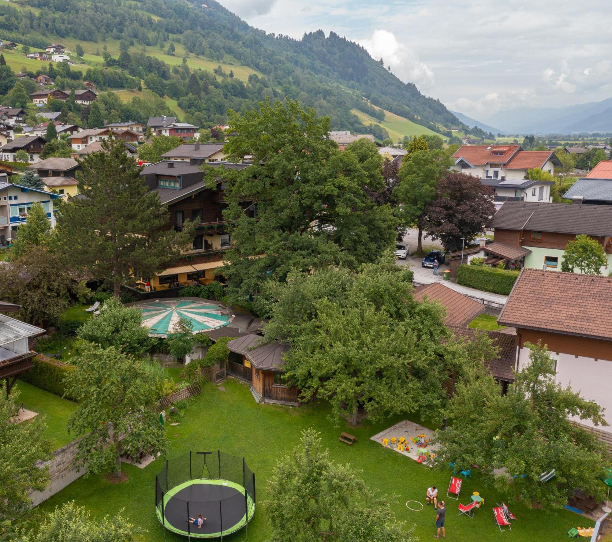 Hotel Gasthof Kroell - Inkl Nationalpark-Karte, 1 X Grossglockner Hochalpenstrasse Kostenlos, 1X Gerlos Alpenstrasse Kostenlos, Krimmler Wasserfaelle Kostenlos, Verschiedene Bergbahnen Kostenlos, Badesee Kostenlos, Bus & Zug Kostenlos, Genusskueche, ニーダーンジル エクステリア 写真